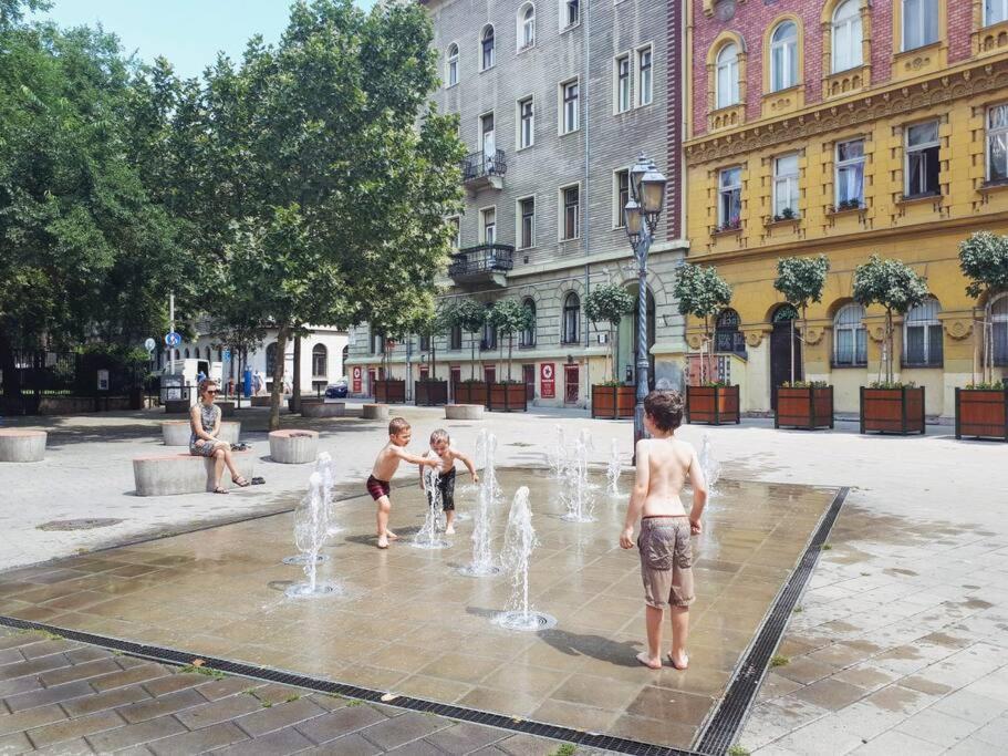 Central 30M2 A/C Apartment, 3 Min From Ny Cafe Budapest Exteriör bild