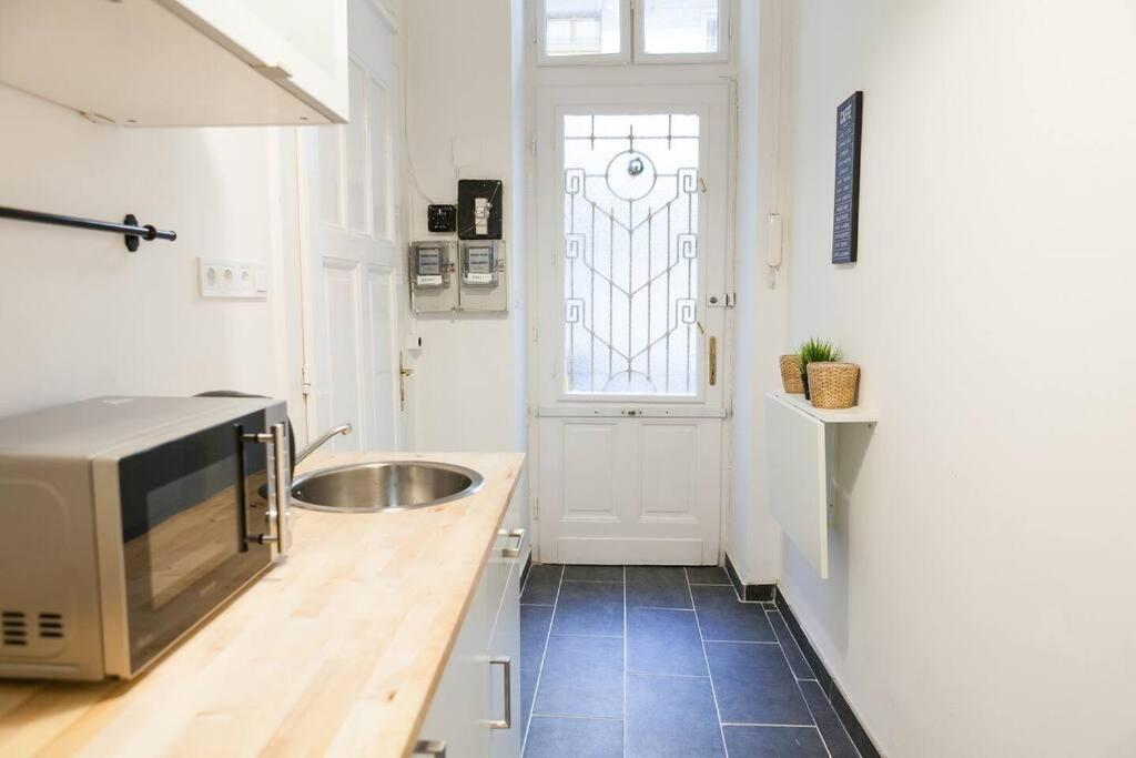 Central 30M2 A/C Apartment, 3 Min From Ny Cafe Budapest Exteriör bild